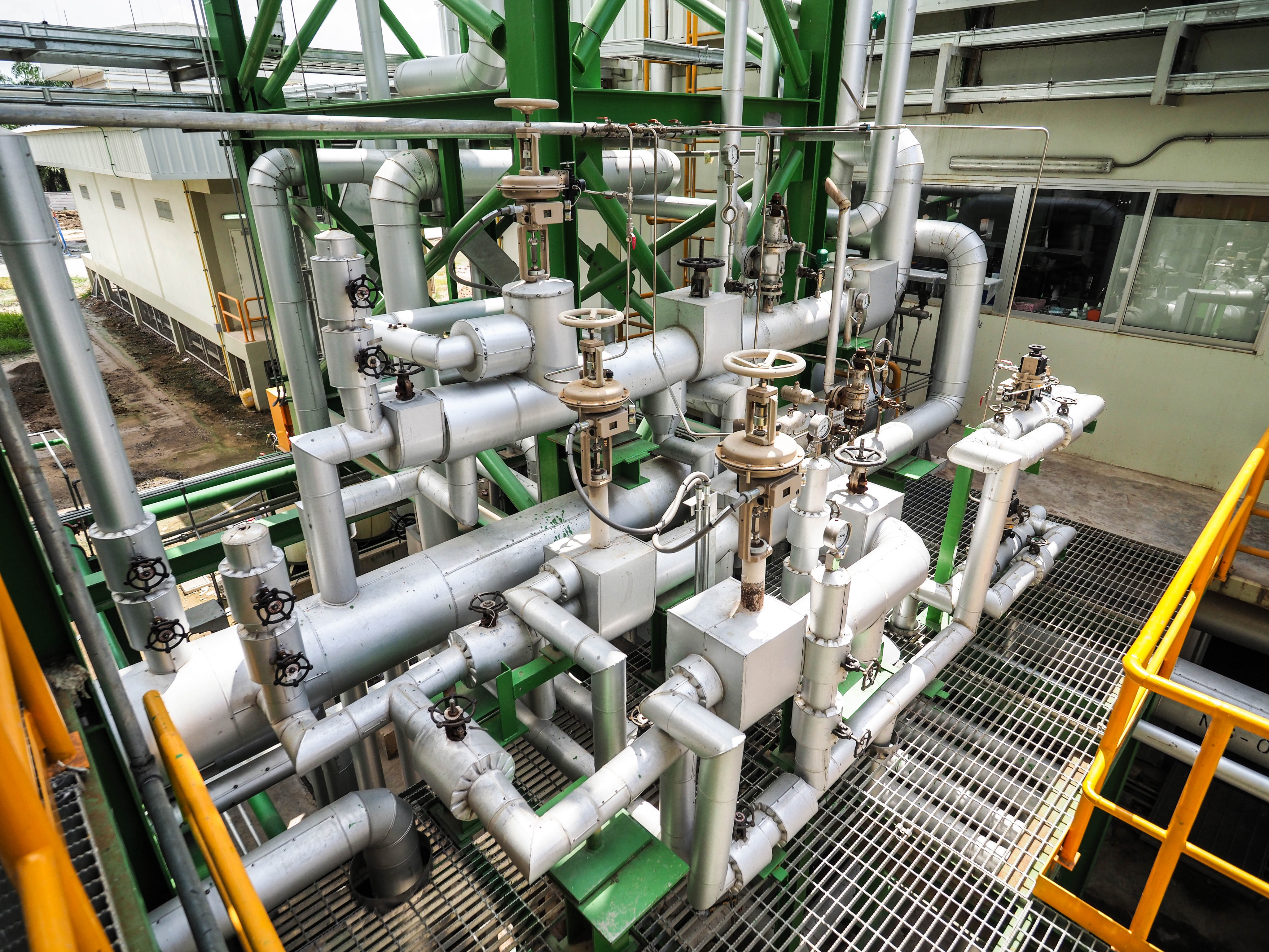 Industrial relief vents and tank hatches for pressure management